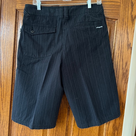 Black Metal Mulish Mens size 32 Shorts - Picture 4 of 4